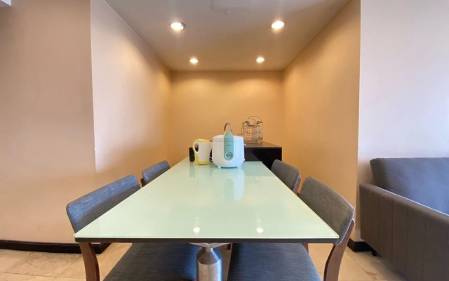 Spacious And Comfy 2Br At Braga City Walk Apartment