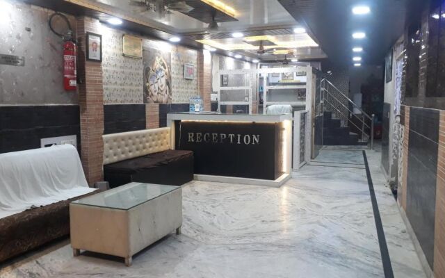 Fabhotel Sarwan
