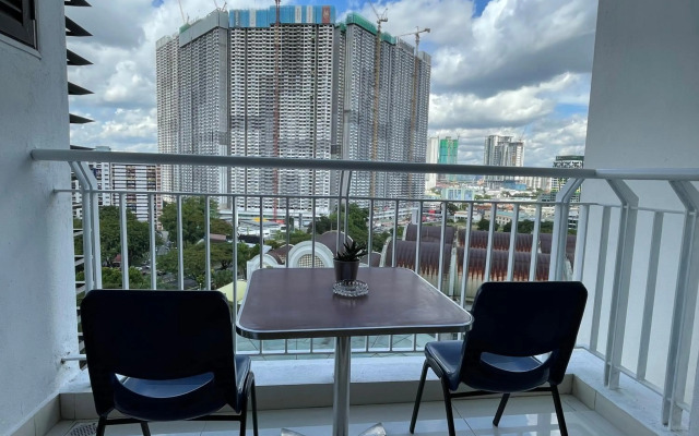 Private Jacuzzi Staycation at KL City 905