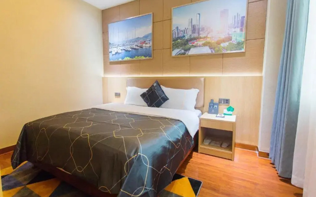 Chonpines Hotel (Shenzhen Gongming Honghuashan Metro Station)