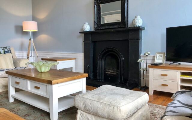 4 Bedroom Georgian Flat In New Town