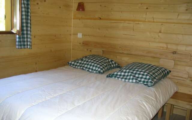 Wooden Chalet Close to Lake