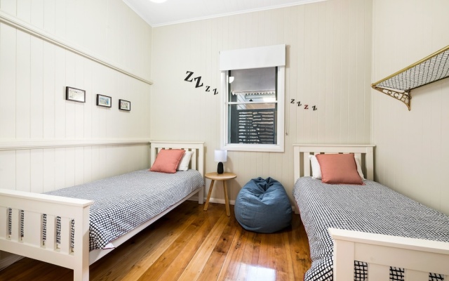 Bluestone Cottages - The Shop – Guest Rooms – Toowoomba