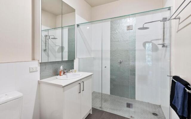 OG- By the Sea, 400m to Beach