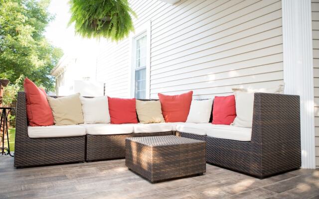 Burke Manor Inn & Pavilion