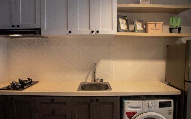 Well Appointed And Homey Studio At West Vista Apartment