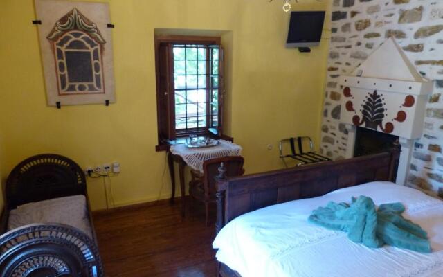 B&B Ta Xelidonakia