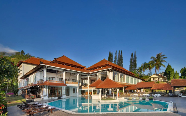 Royal Hotel and Villa Trawas