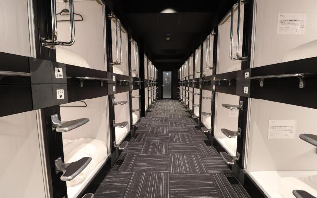 Leo Yu Capsule Hotel Funabashi