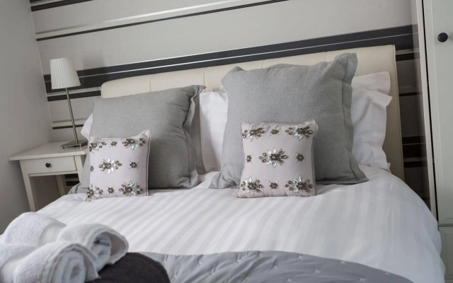 Reubens Court and City Apartments