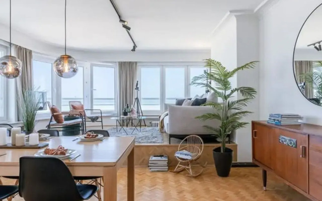 Frontal Seaview Apartment in Ostend