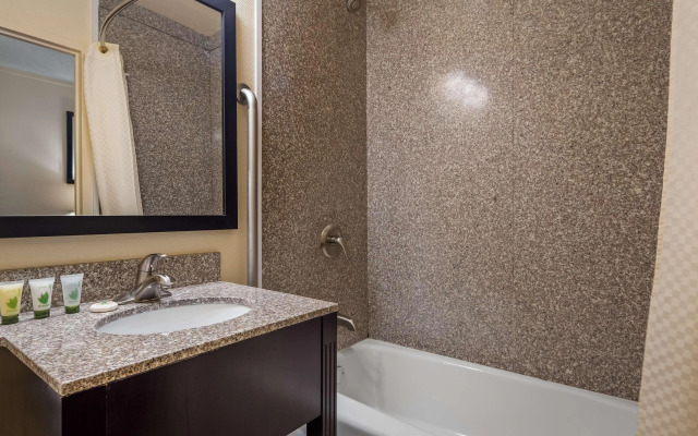 Days Inn by Wyndham St. Charles IL