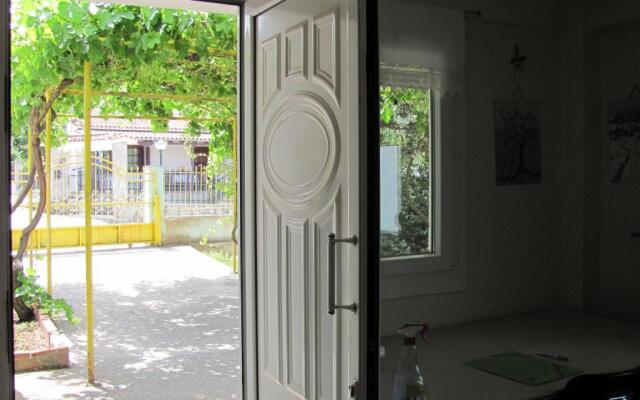 TERPSITHEA's HOUSE