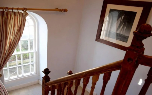 Hill House Clifden