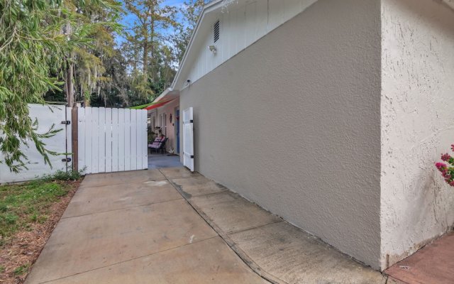 Spacious And Private Tampa Retreat 1 Bedroom Condo by Redawning