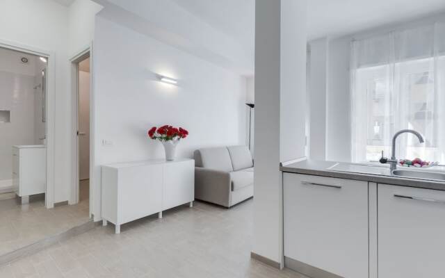 Trastevere White Apartment