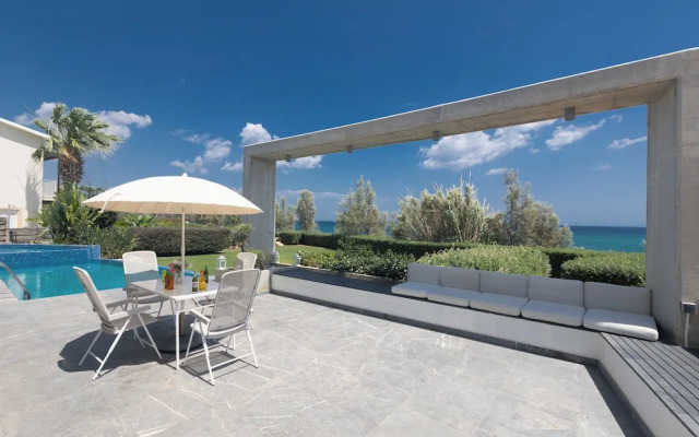 Protaras Holiday Villa El34 - Seafront Villa