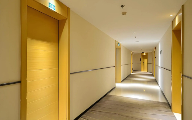 City Comfort Inn Wuhan Caidian Square