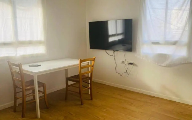 דירה 2 חדרים 100 מטר מהים