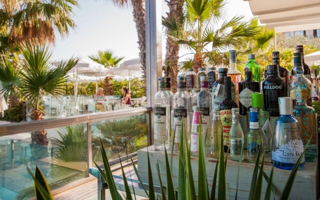 Hotel Caravelle