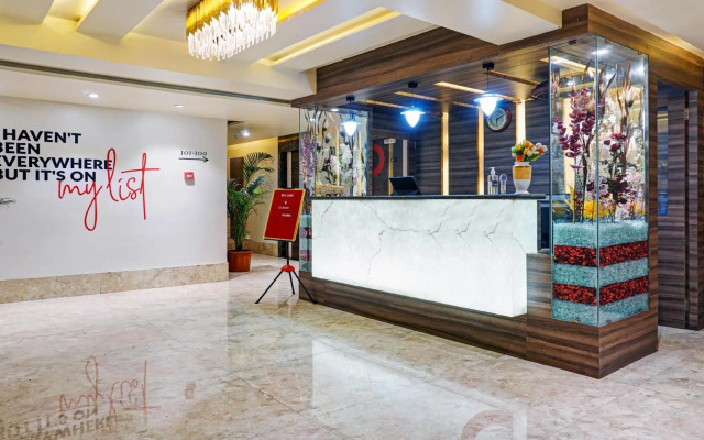 Classic Square by OYO Rooms