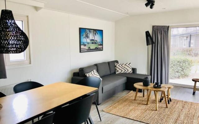 Beach Chalet Bad Hoophuizen VU43