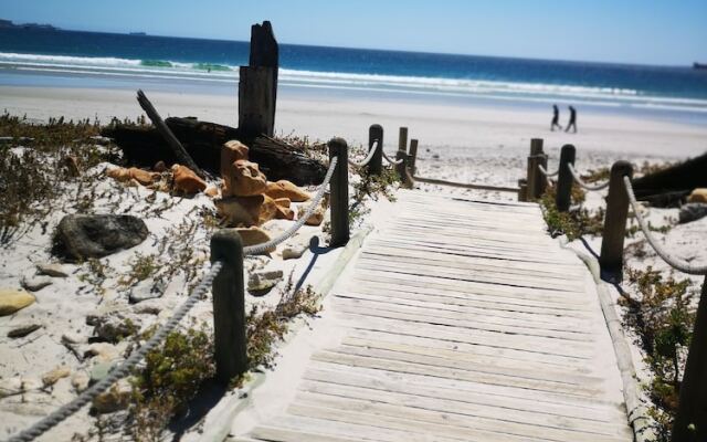Family Cape Town Beachfront Apartment