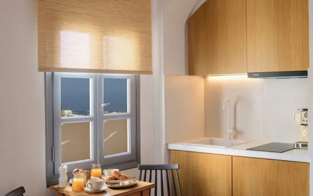 Themis Goddess Cave Suites