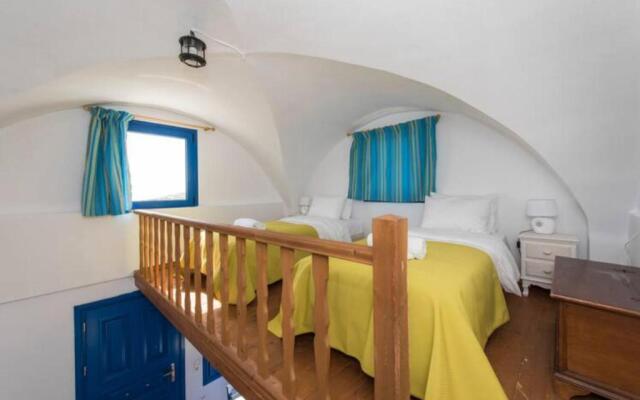 Santorini Traditional Suites