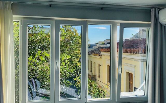 Raise Boutique Rooms in Center of Athens