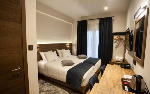 Trikala River House