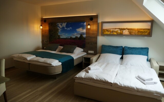 Meyn's Apartments & Hotel