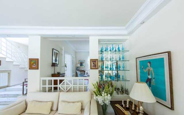 Villa de Luxe Gammarth Avec Piscine