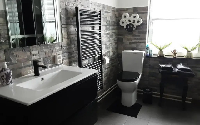 B & B D N Engel