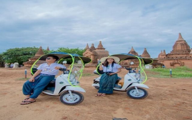 Lustre Bagan Resort