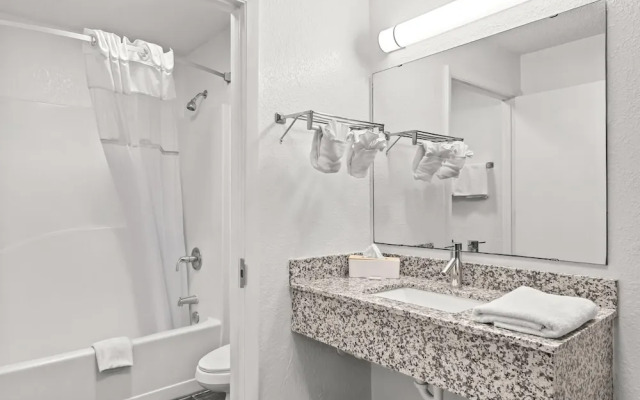 Travelodge Suites MacClenny