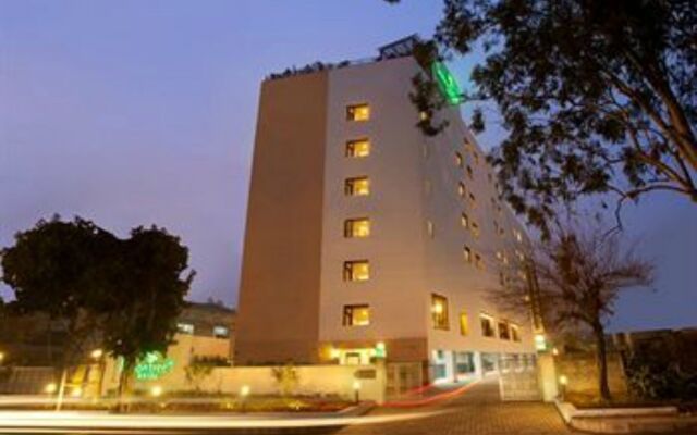 Lemon Tree Hotel, Chandigarh