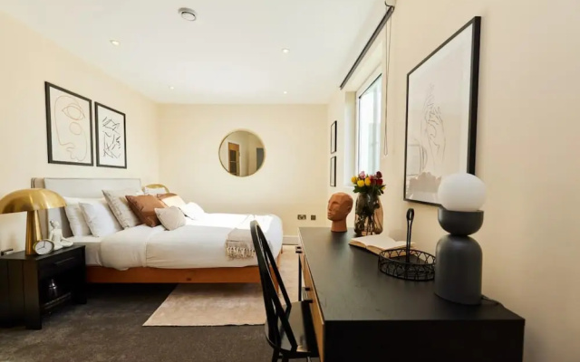 The Weavers Field Place - Classy 3bdr Flat With Terrace