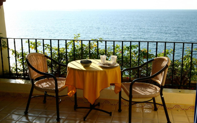 Lindo Mar Resort