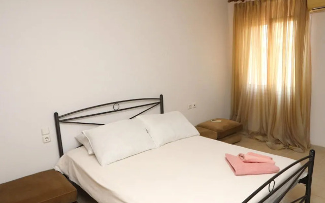 Nikolaou Apartments Upper Floor
