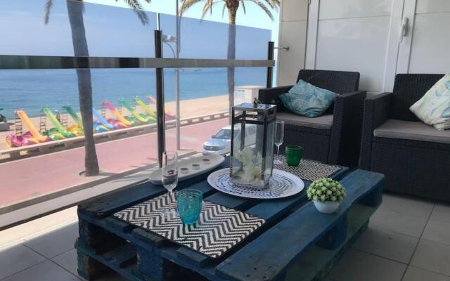 Lujoso apartamento a 1a línea del mar