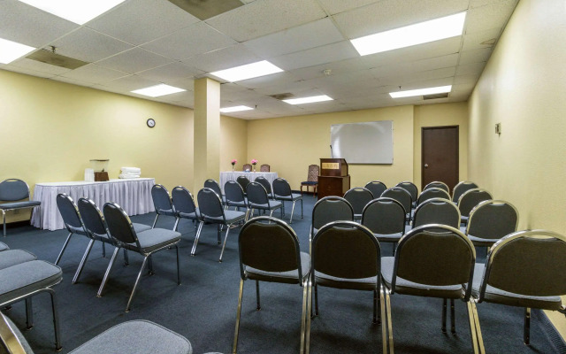 Clarion Hotel Jackson Northwest