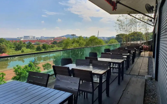 Riverfront Sentral Boutique Hotel