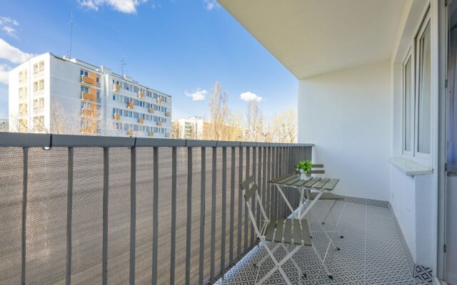 Unique Apartment With Balcony by Renters