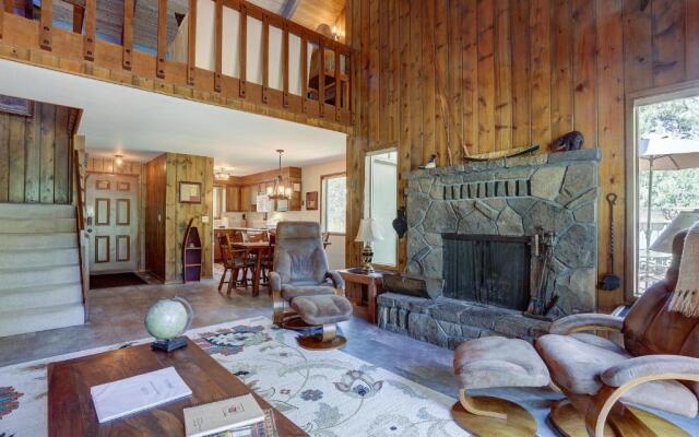 11 Camas-Hot Tub-4BR/2BA