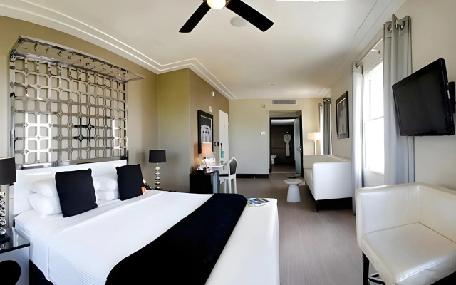 Waldorf Towers South Beach