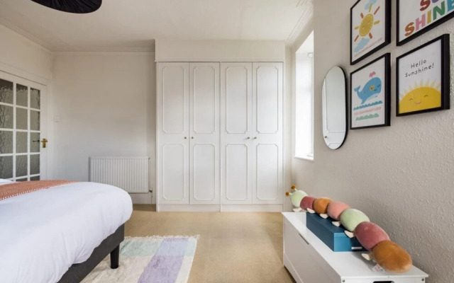 The Hendon Escape - Elegant 3bdr Flat