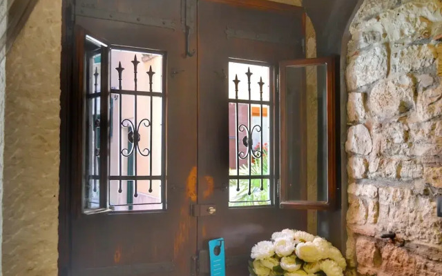 Studio Apartment Eleven