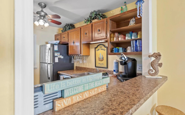 Sea Coast Gardens III 109