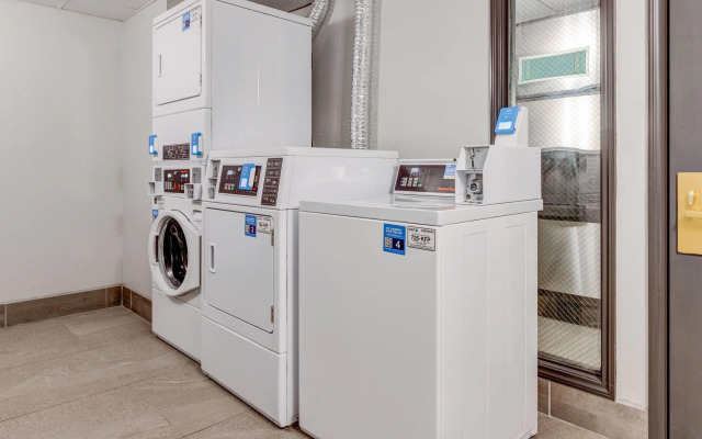 La Quinta Inn & Suites Sherman Denison